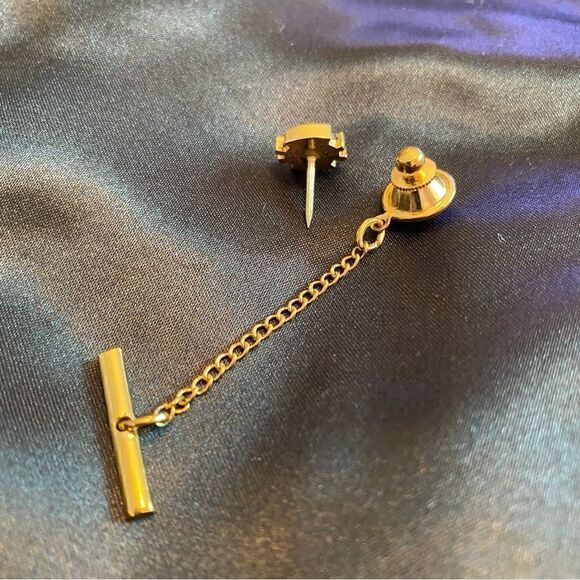 Gold Tone Tie/Scarf Pin with Green Stone - Picture 6 of 6